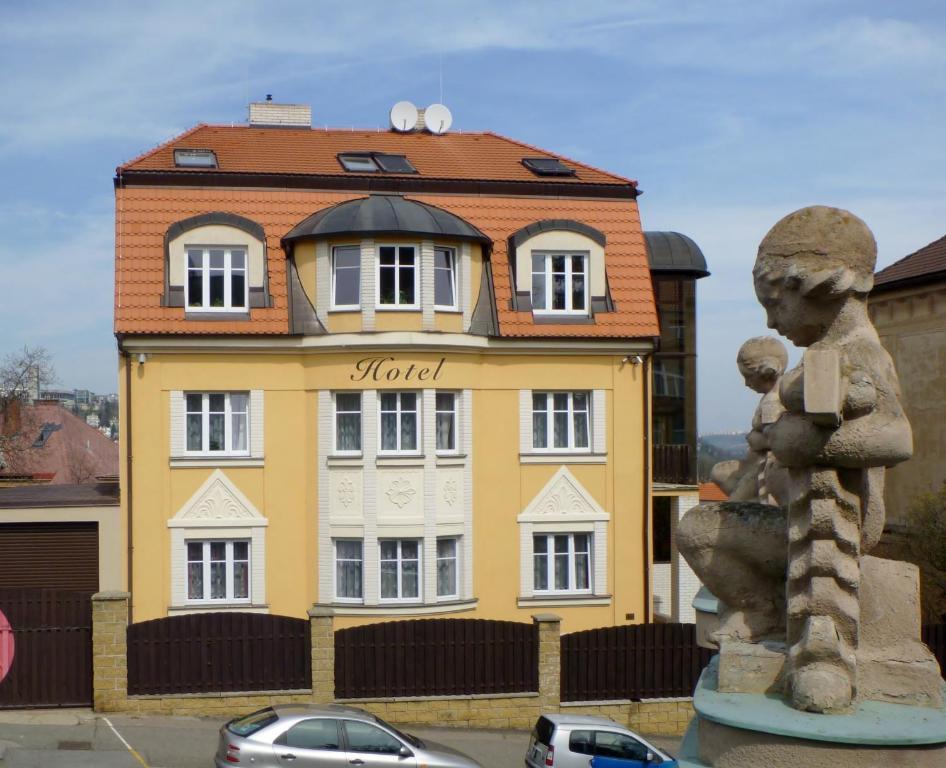Garni Rambousek Praga